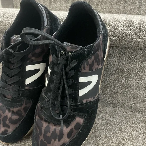 Super cute Tretorn sneakers - Picture 7 of 9